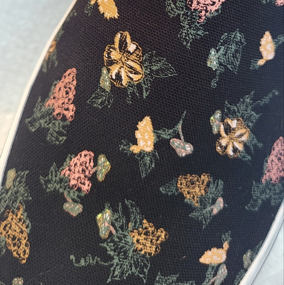Vans size 6 missy Asher slip on flower pattern shoes sneakers - Picture 6 of 8